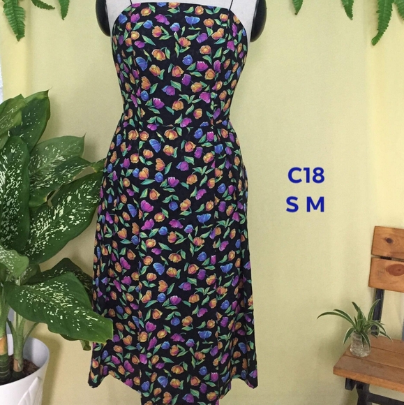 dresses - Picture 1 of 3